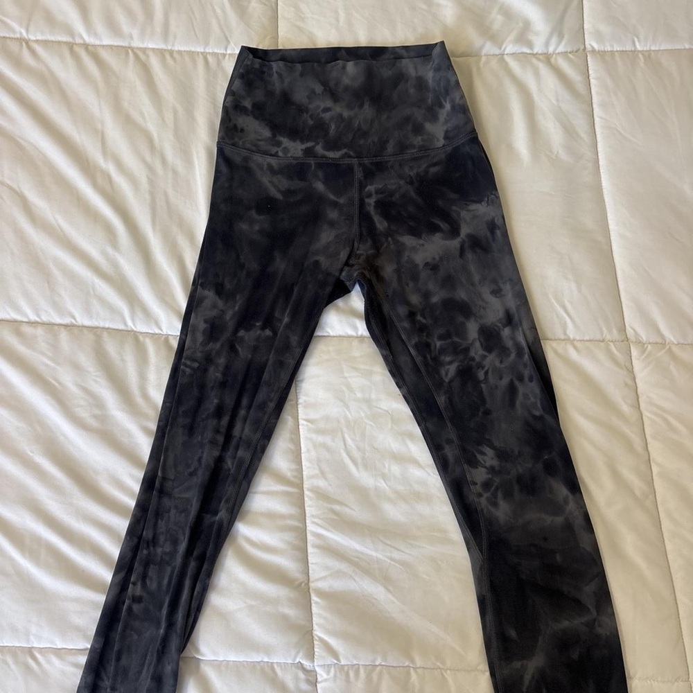 High-Rise Black Tie-Dye Leggings